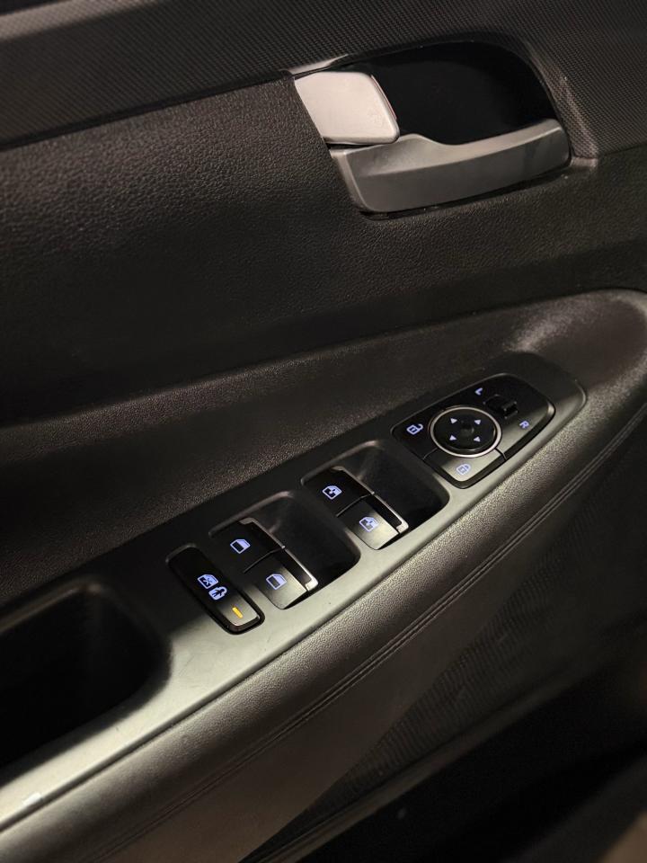 2022 Hyundai Santa Fe Preferred AWD - Photo #9