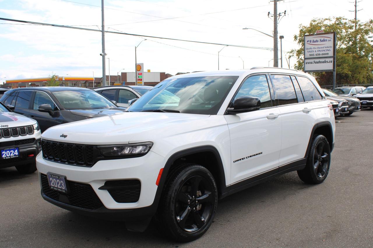 2023 Jeep Grand Cherokee ALTITUDE 4X4 - Photo #3