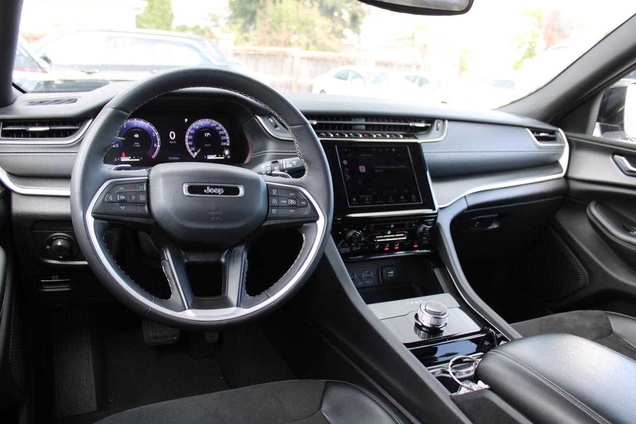 2023 Jeep Grand Cherokee ALTITUDE 4X4 - Photo #8