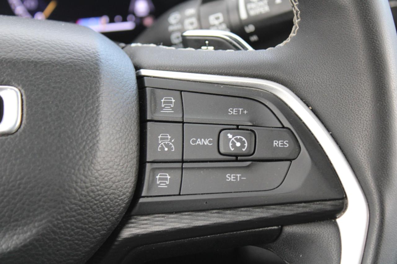 2023 Jeep Grand Cherokee ALTITUDE 4X4 - Photo #11