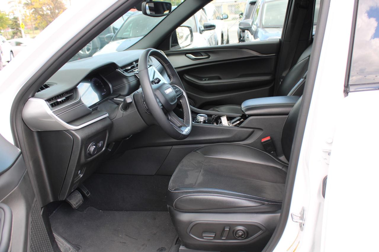 2023 Jeep Grand Cherokee ALTITUDE 4X4 - Photo #17