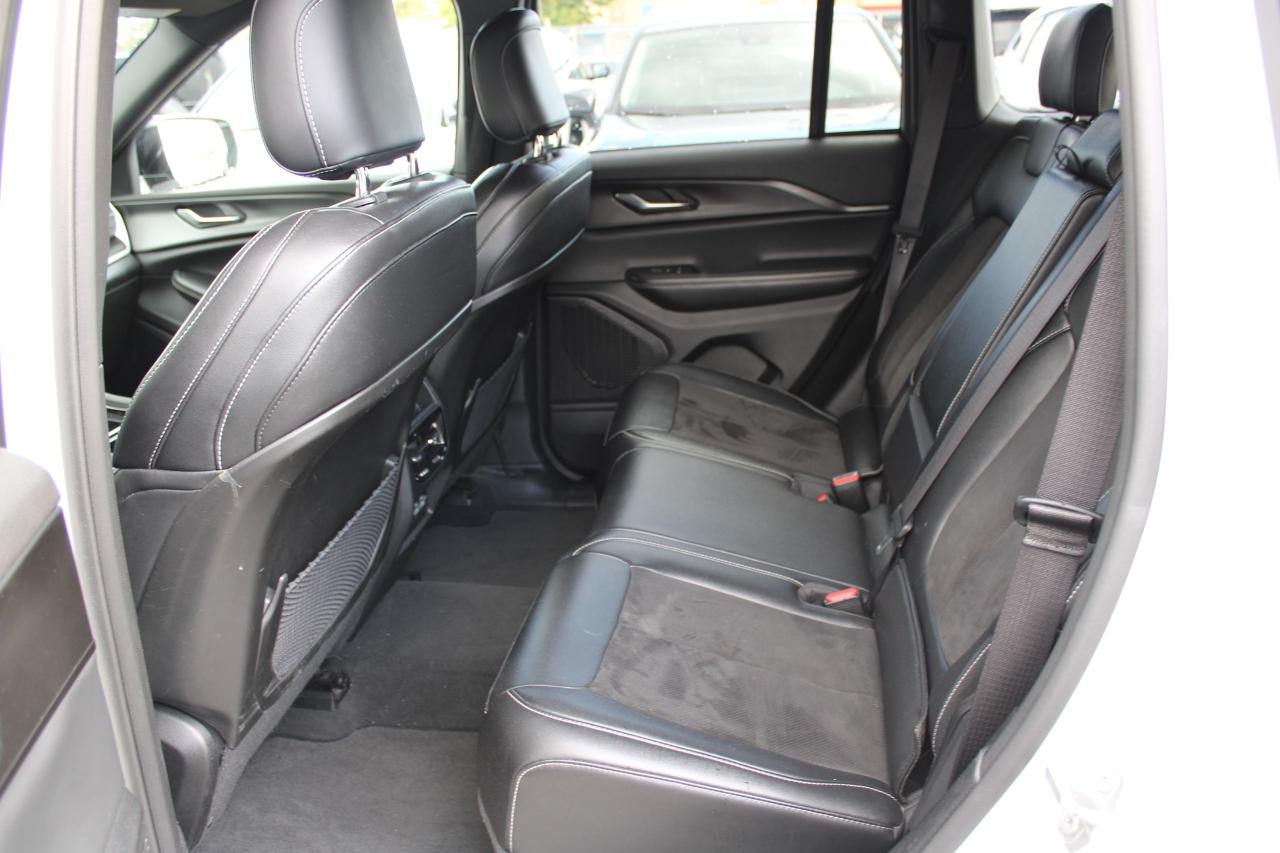2023 Jeep Grand Cherokee ALTITUDE 4X4 - Photo #18