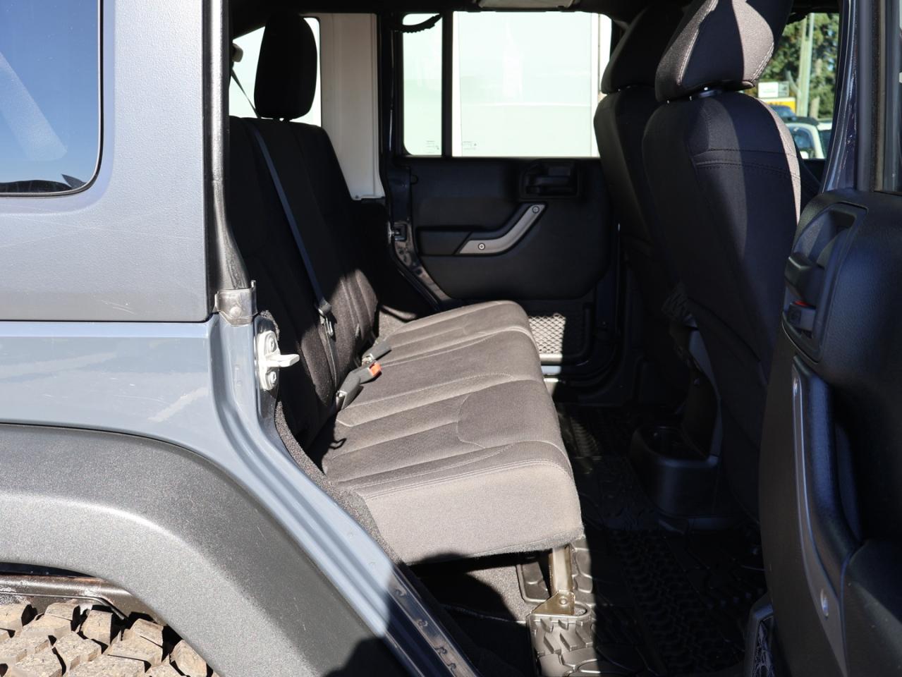 2018 Jeep Wrangler V6 JK UNLIMITED WILLYS 4WD CERTIFIED *ACCIDENT FREE* BLUETOOTH CRUISE ALLOYS - Photo #17