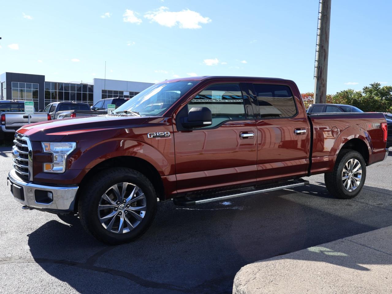 2017 Ford F-150 V8 XLT-XTR CREW 4WD *ACCIDENT FREE*1 OWNER* CAMERA NAV BLUETOOTH HEATED SEATS CRUISE ALLOYS Photo2