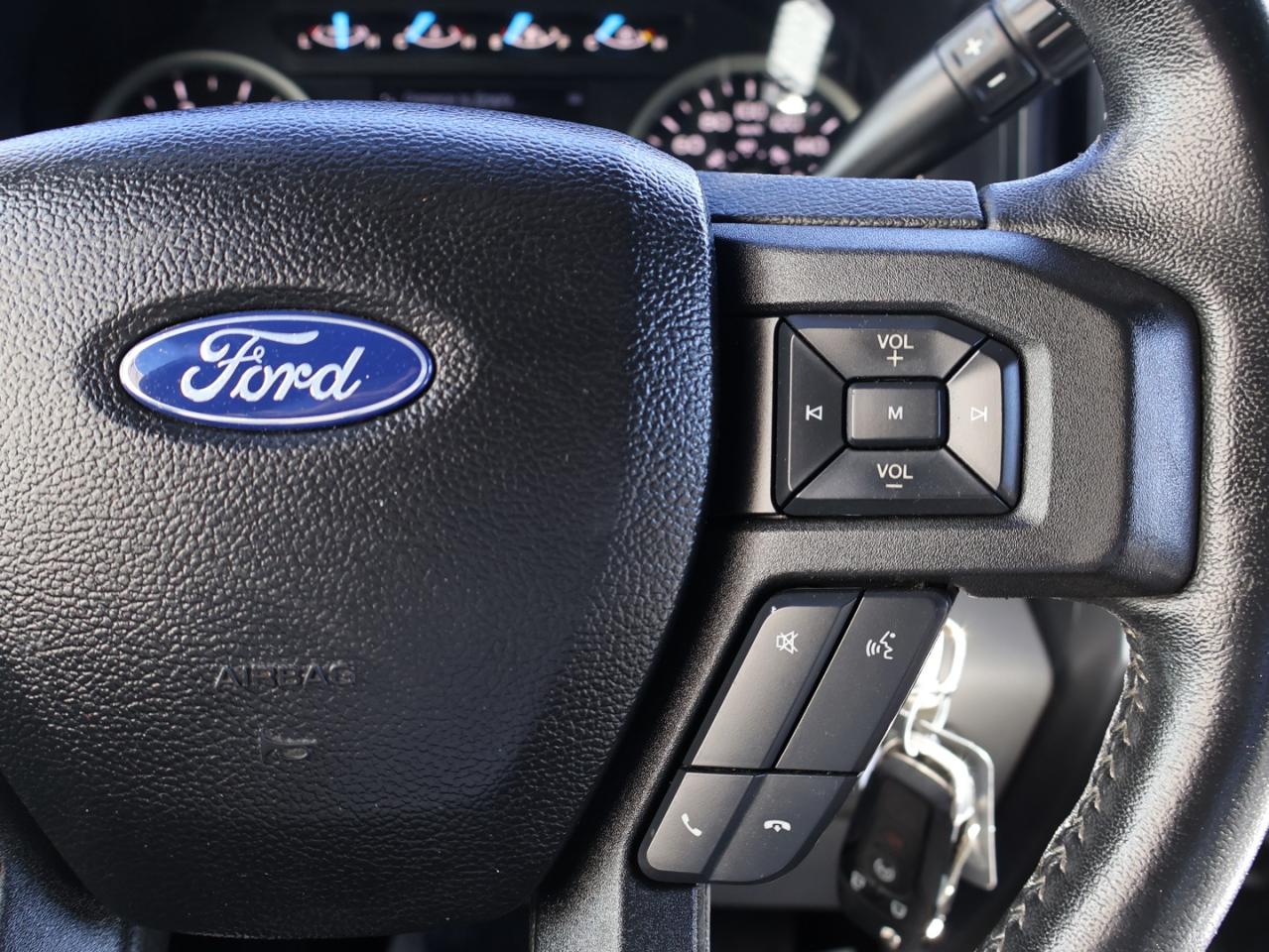 2017 Ford F-150 V8 XLT-XTR CREW 4WD *ACCIDENT FREE*1 OWNER* CAMERA NAV BLUETOOTH HEATED SEATS CRUISE ALLOYS - Photo #33