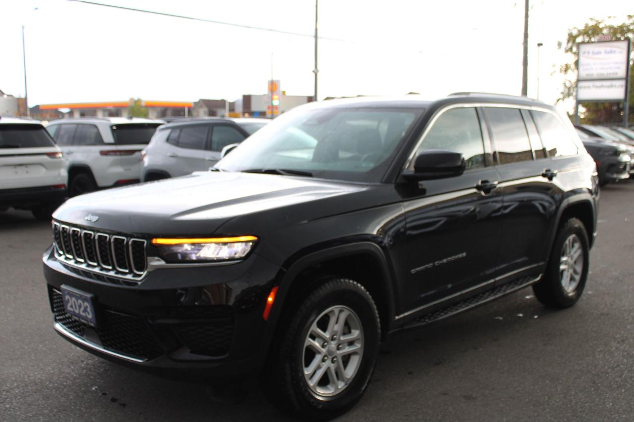 2023 Jeep Grand Cherokee Laredo - Photo #3