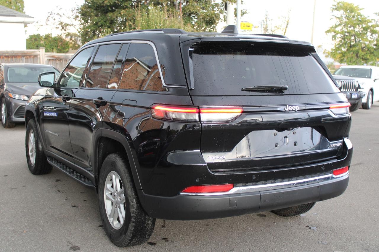 2023 Jeep Grand Cherokee Laredo - Photo #4