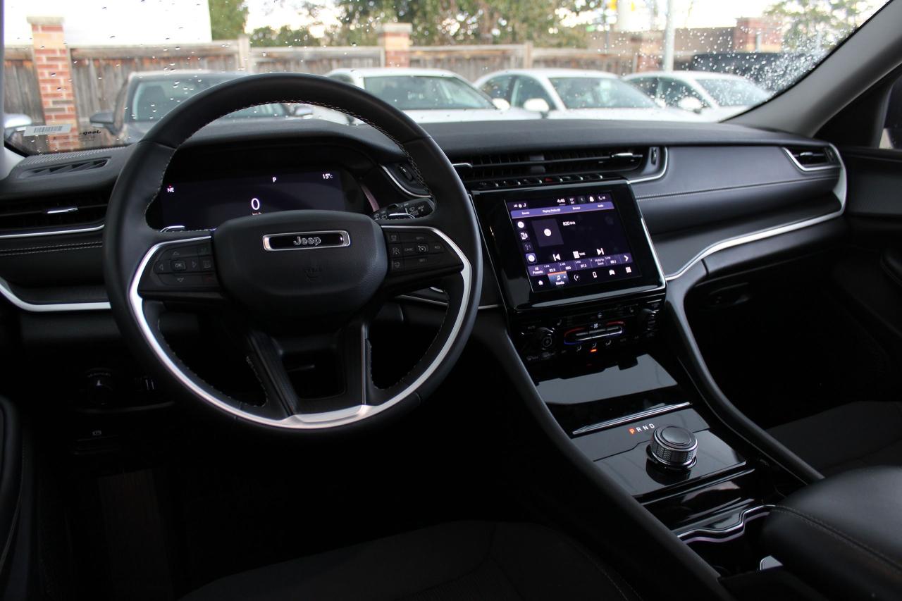 2023 Jeep Grand Cherokee Laredo - Photo #8