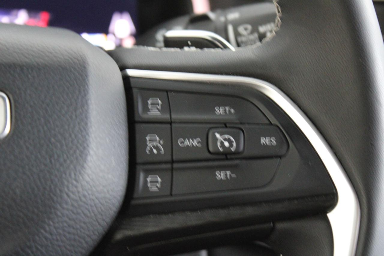 2023 Jeep Grand Cherokee Laredo - Photo #16