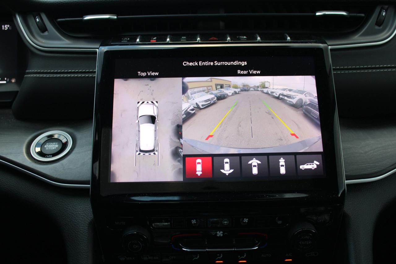 2023 Jeep Grand Cherokee L Limited 4x4 - Photo #9
