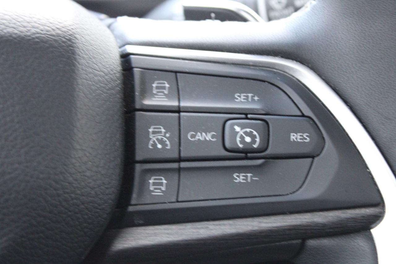 2023 Jeep Grand Cherokee L Limited 4x4 - Photo #12