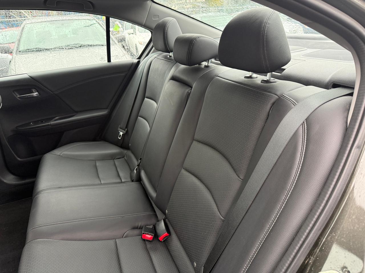 2015 Honda Accord Touring FINANCING AVAILABLE Photo13