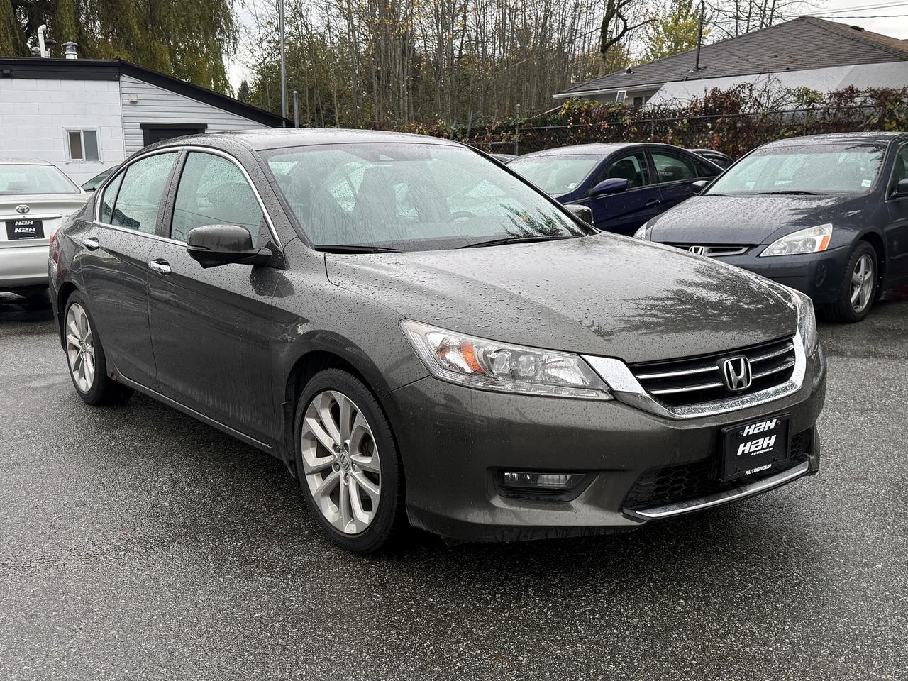 2015 Honda Accord Touring FINANCING AVAILABLE Photo3