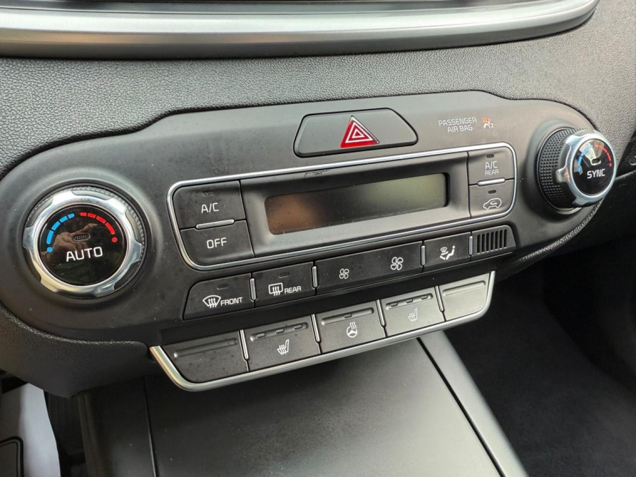 2020 Kia Sorento V6 AWD/ 7PASSENGER/ BLINDSPOT SIGNALS/ REAR CAMERA - Photo #12