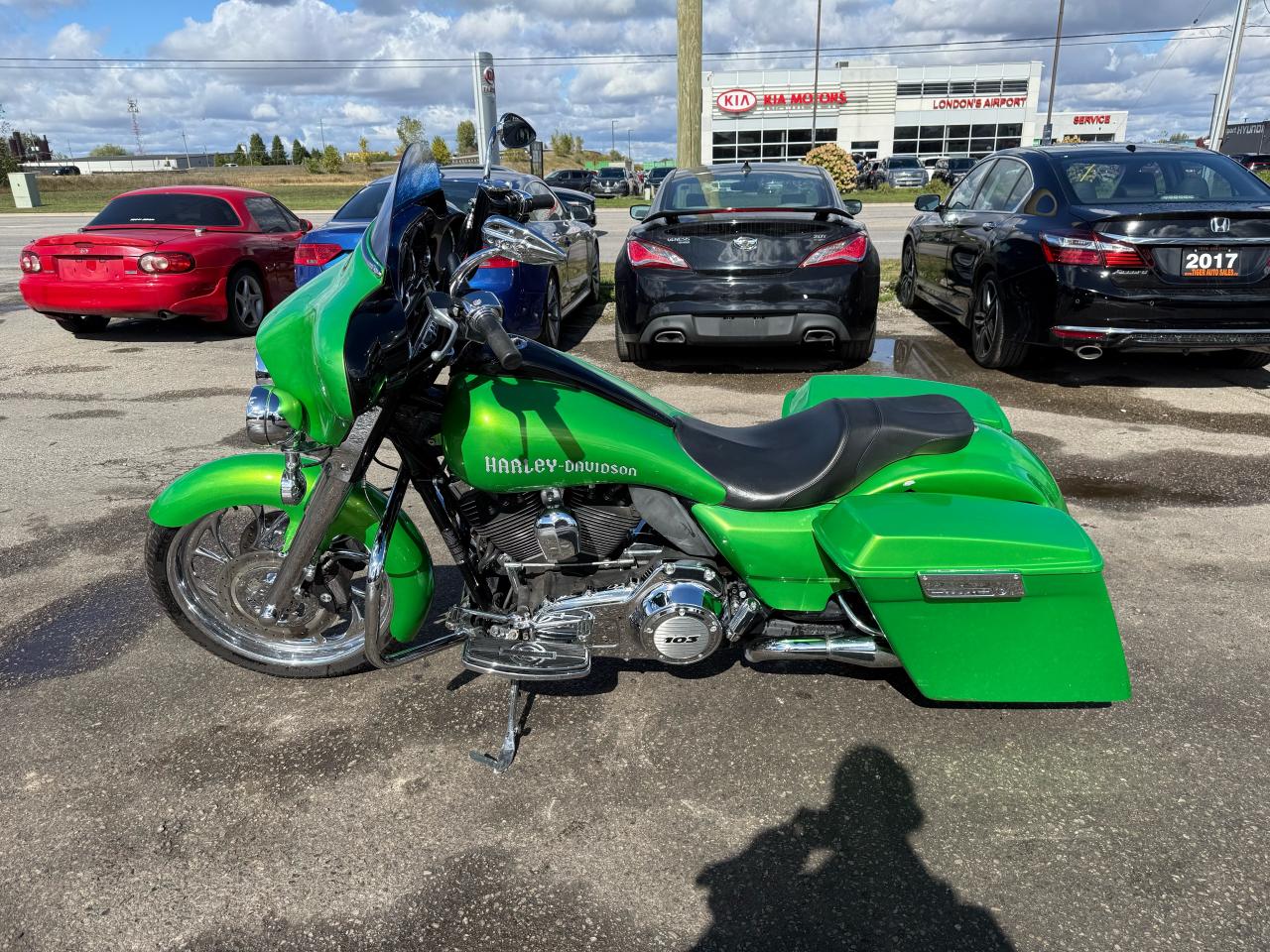 2009 Harley-Davidson FLHX CUSTOM, WHEELS, STRETCHED BAGS, MANY UPGRADES - Photo #2