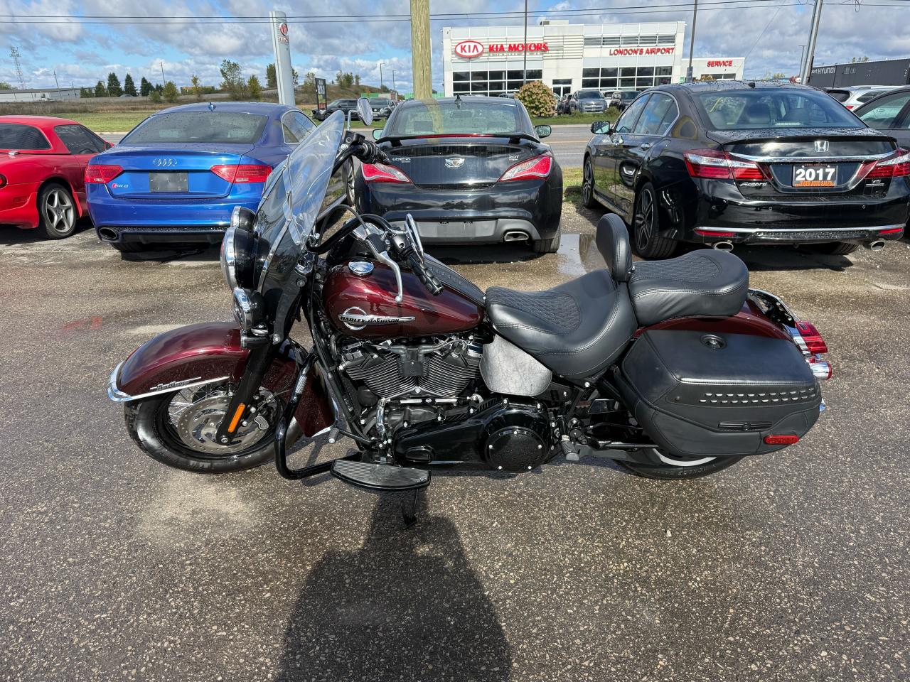 2018 Harley-Davidson Heritage Classic 107 BAGS, BACK REST, WINDSCREEN, ONLY 19KMS, AS IS - Photo #2