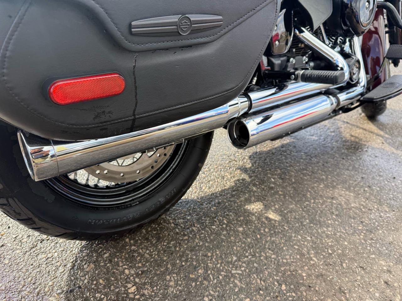 2018 Harley-Davidson Heritage Classic 107 BAGS, BACK REST, WINDSCREEN, ONLY 19KMS, AS IS - Photo #13