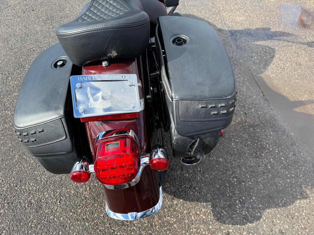 2018 Harley-Davidson Heritage Classic 107 BAGS, BACK REST, WINDSCREEN, ONLY 19KMS, AS IS - Photo #11