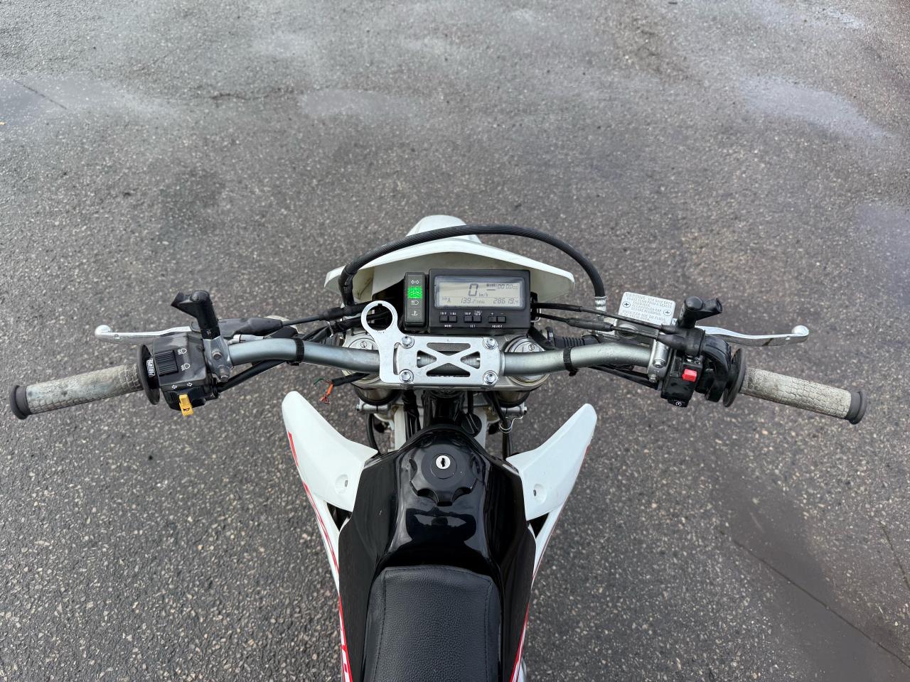 2019 Suzuki DRZ-400 SM, DUAL SPORT, SUPERMOTO, GOLD WHEELS - Photo #12
