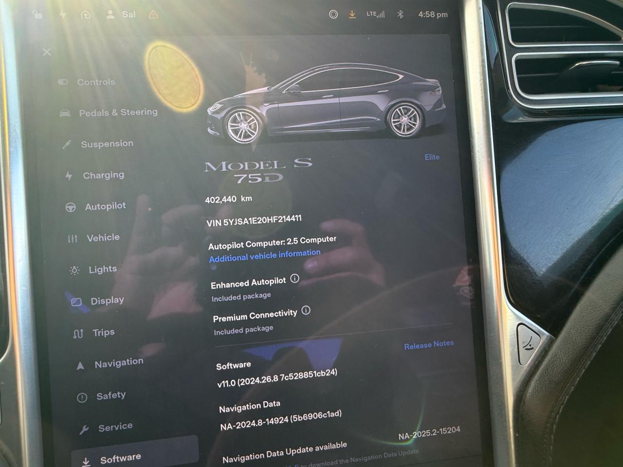 2017 Tesla Model S SALVAGE TITLE, 75D, LIGHT DAMAGE, DRIVES GREAT - Photo #8