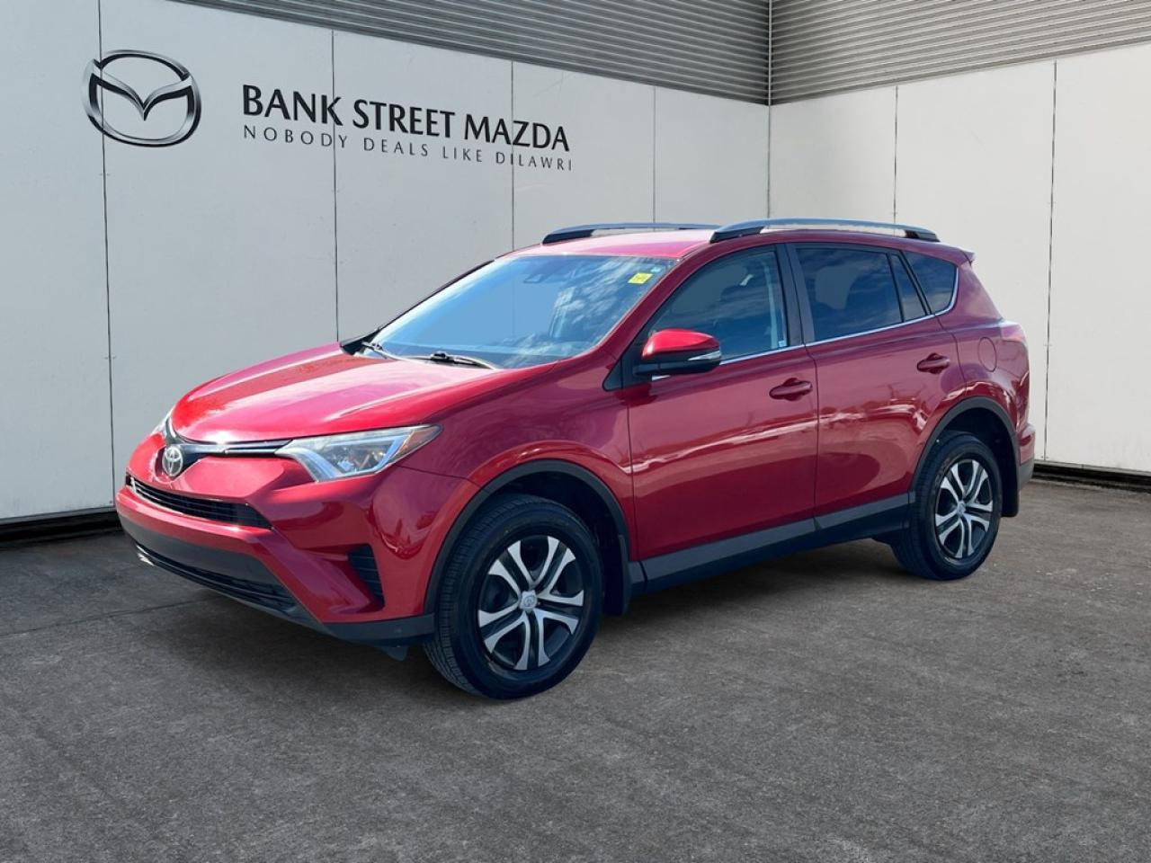 Used 2017 Toyota RAV4 AWD 4dr LE for sale in Ottawa, ON