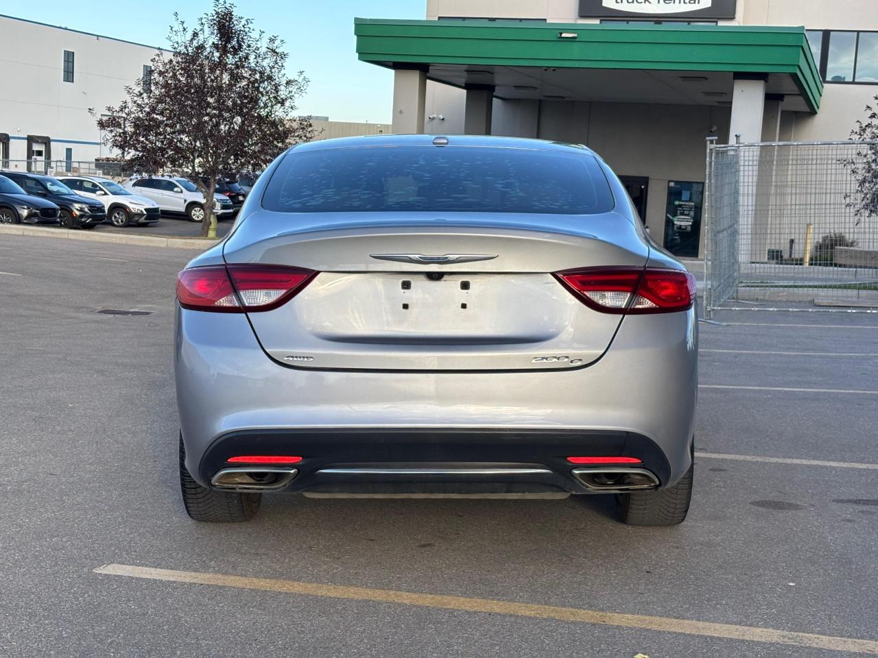 2015 Chrysler 200 200C Photo4