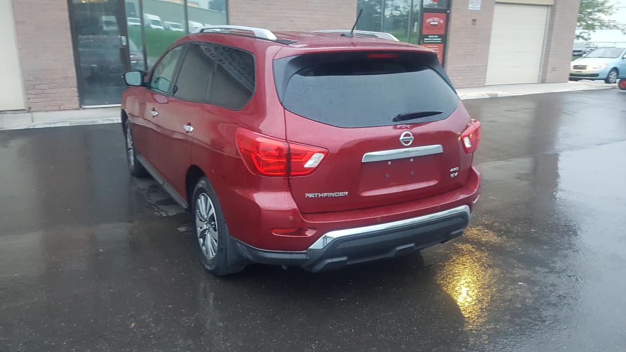 2018 Nissan Pathfinder SV 4X4 - Photo #5