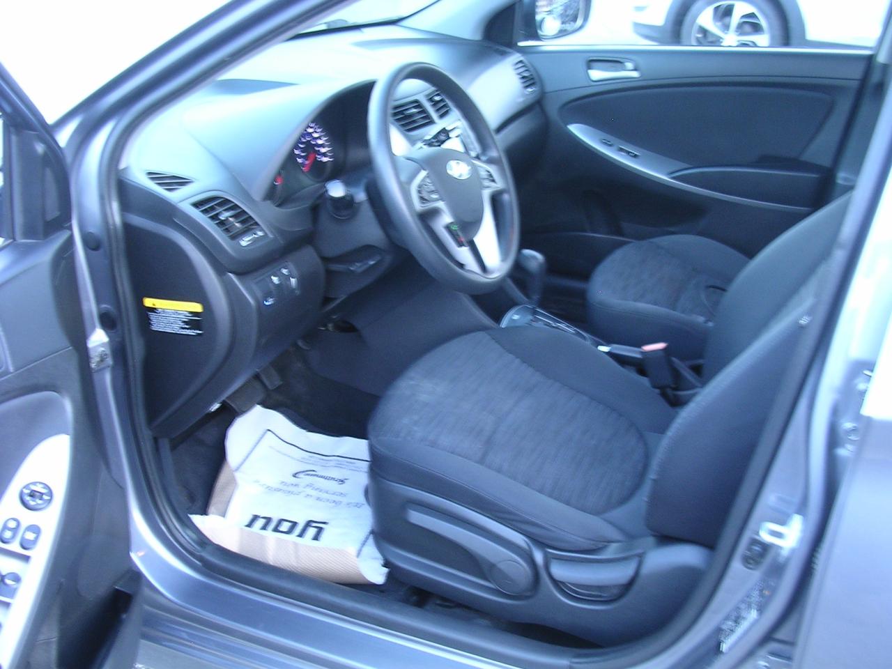 2017 Hyundai Accent 5DR HB AUTO GL Photo4