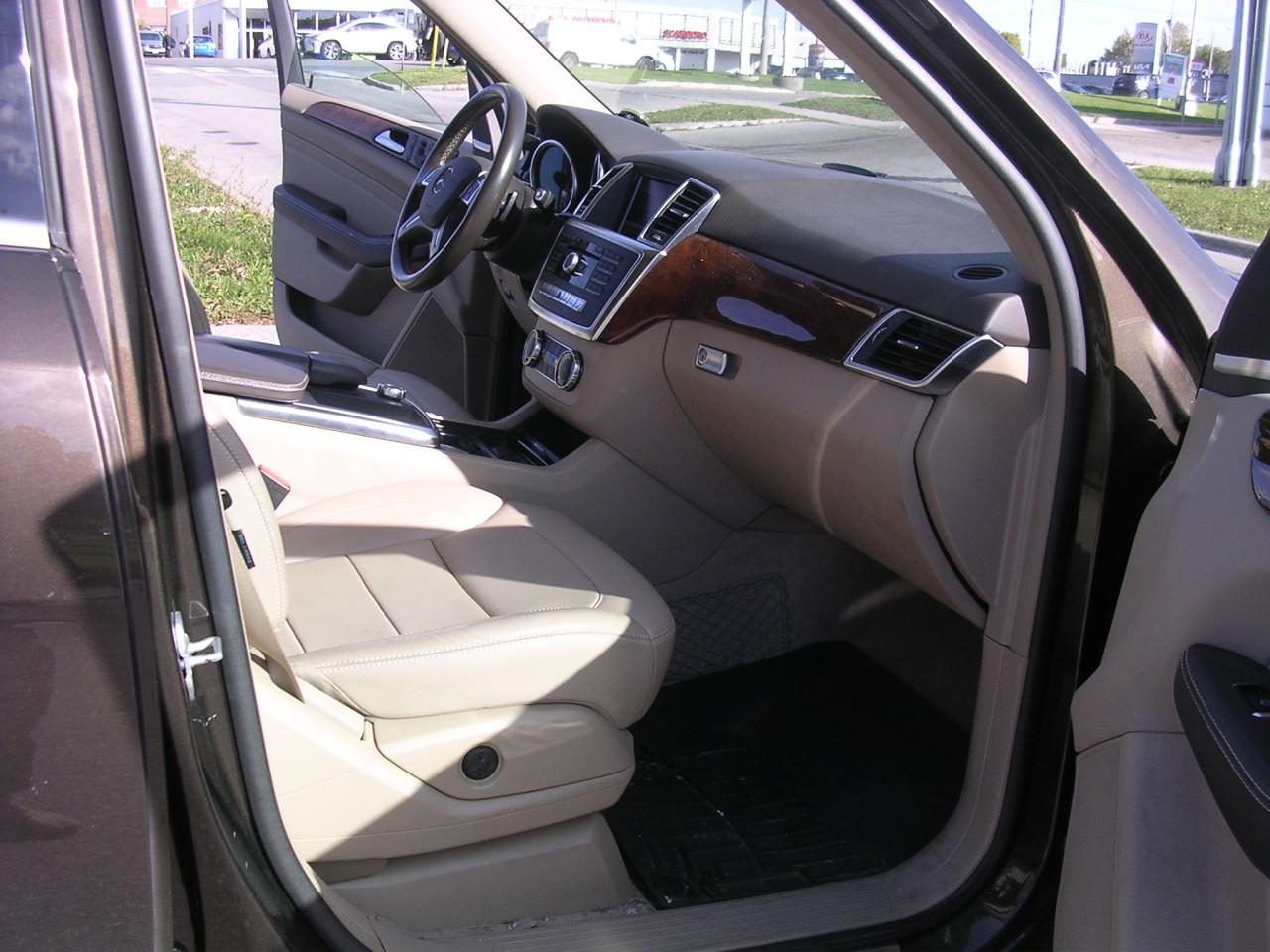 2015 Mercedes-Benz M-Class 4MATIC 4dr ML 350 BlueTEC - Photo #11
