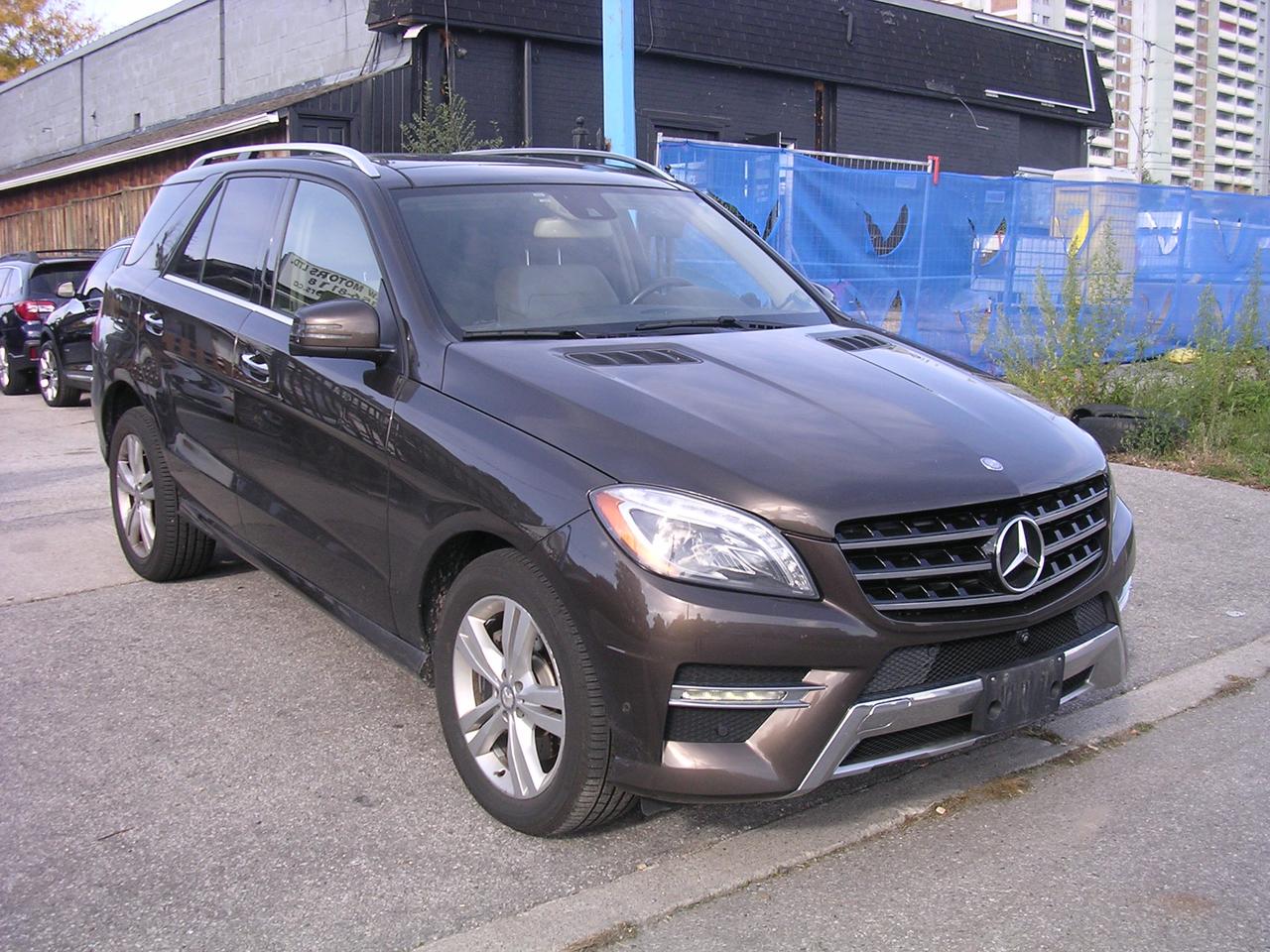 2015 Mercedes-Benz M-Class 4MATIC 4dr ML 350 BlueTEC Photo1