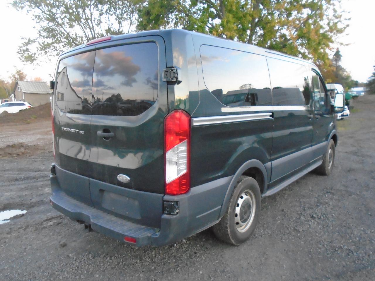 Used 2015 Ford Transit T-150 130 passenger  Low Roof XLT Sliding RH Dr for sale in Fenwick, ON