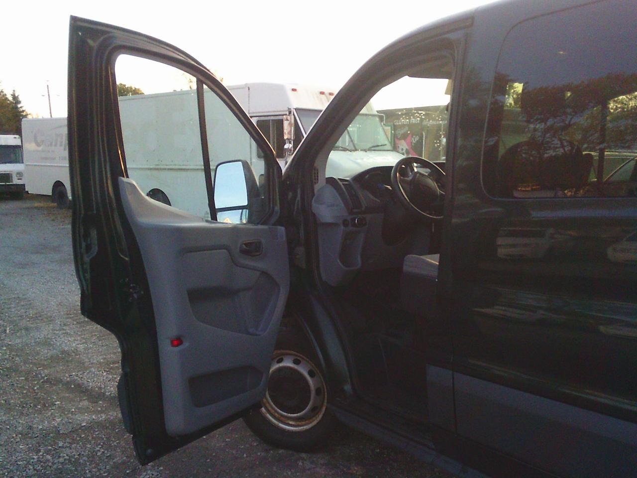 2015 Ford Transit T-150 130 passenger Low Roof XLT 8 Passenger - Photo #9