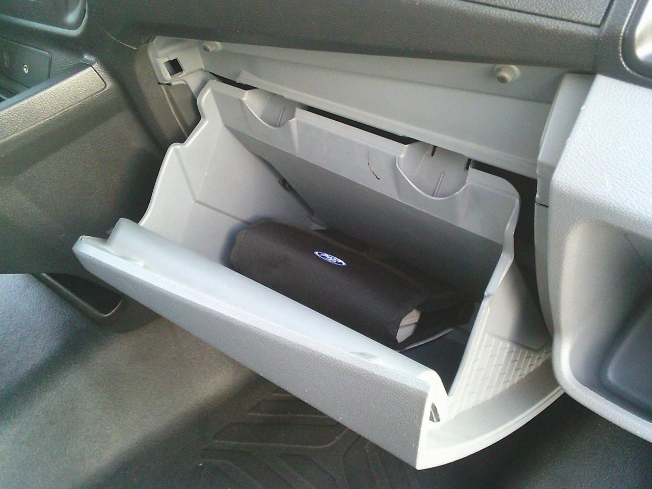 2015 Ford Transit T-150 130 passenger Low Roof XLT 8 Passenger - Photo #18