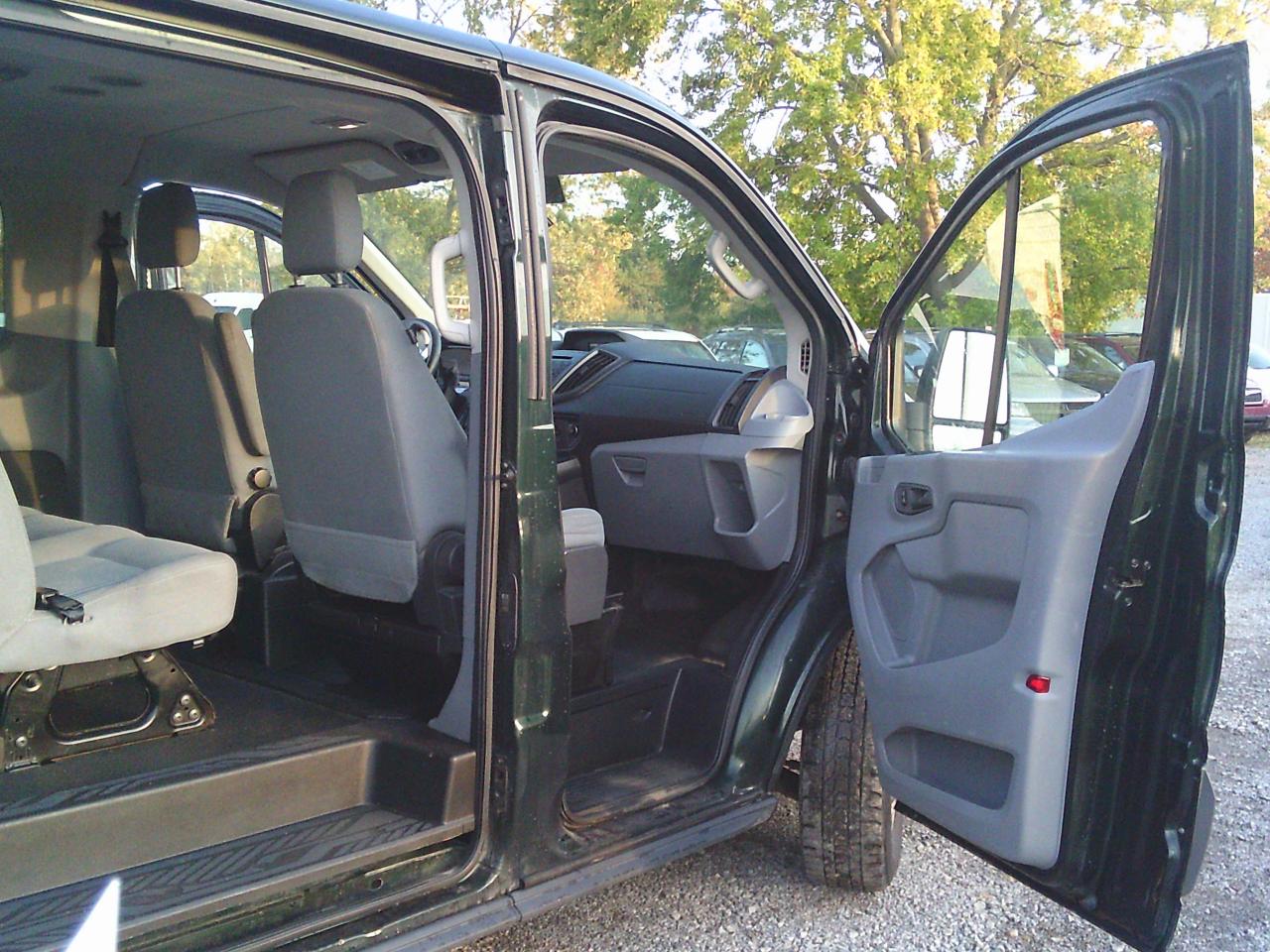 2015 Ford Transit T-150 130 passenger Low Roof XLT 8 Passenger - Photo #19