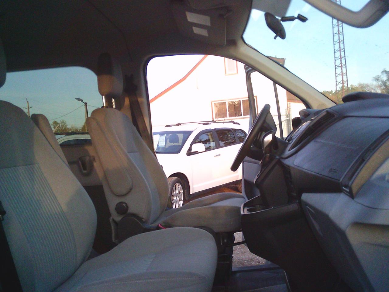 2015 Ford Transit T-150 130 passenger Low Roof XLT 8 Passenger - Photo #20