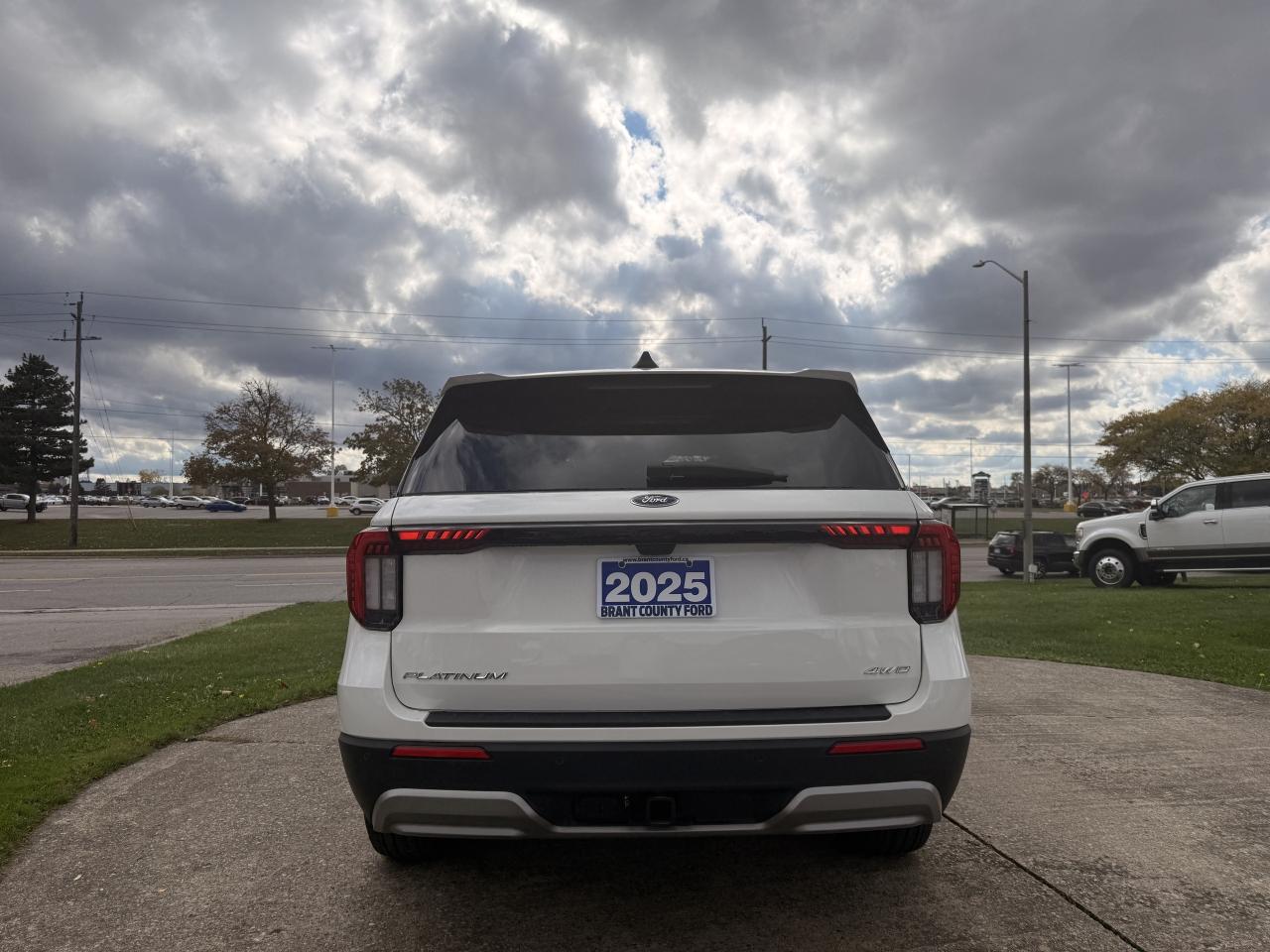 2025 Ford Explorer PLATINUM | 2.3L | 4WD Photo