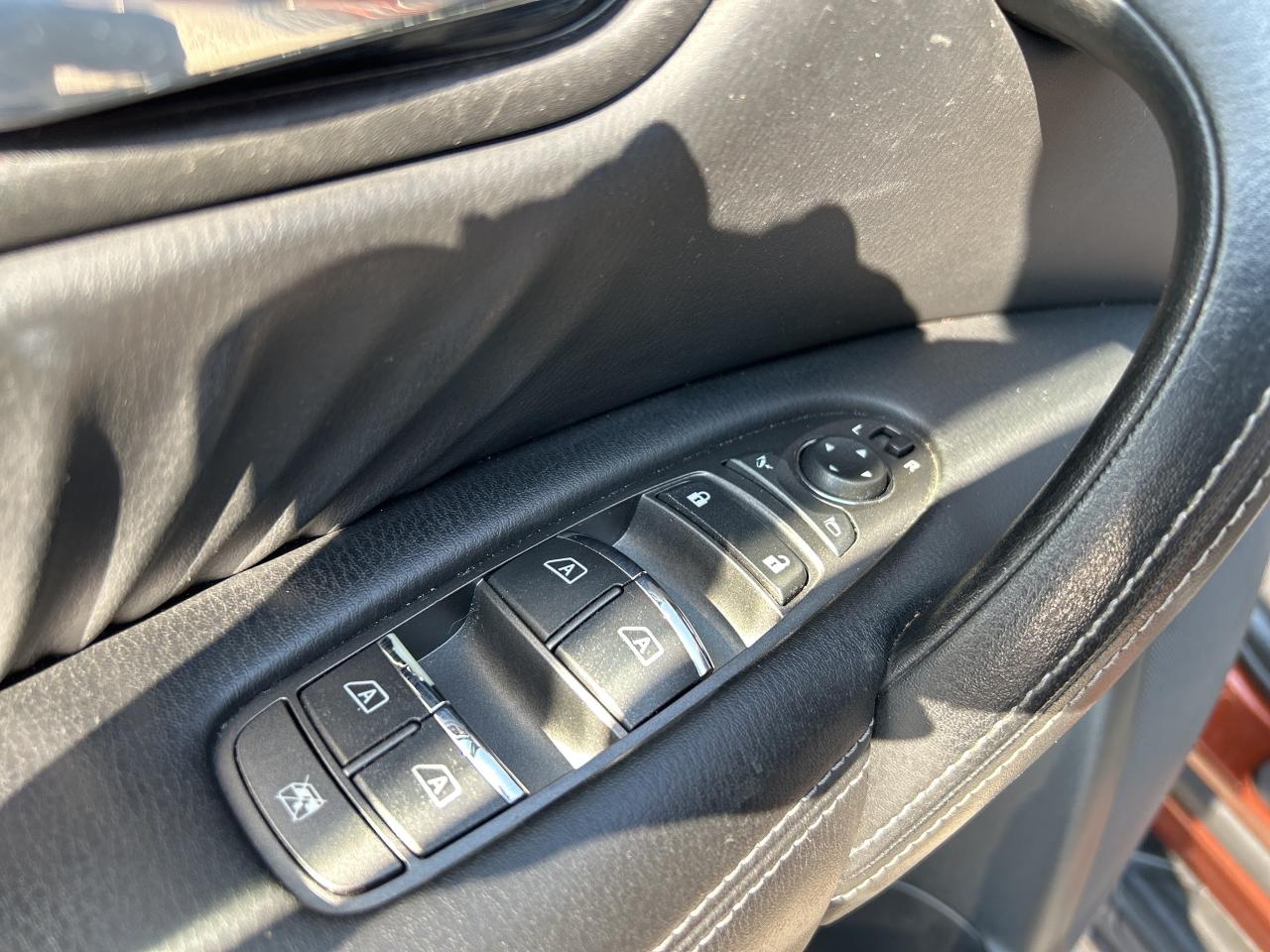 2017 Nissan Armada PLATINUM, CLEAN CARFAX, 7 PASS, HEATED LEATHER! - Photo #9