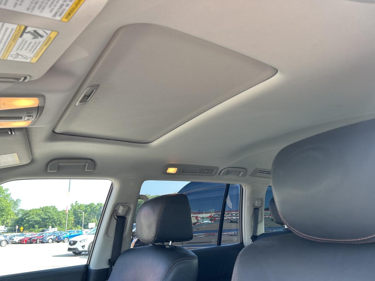 2017 Nissan Armada PLATINUM, CLEAN CARFAX, 7 PASS, HEATED LEATHER! - Photo #13