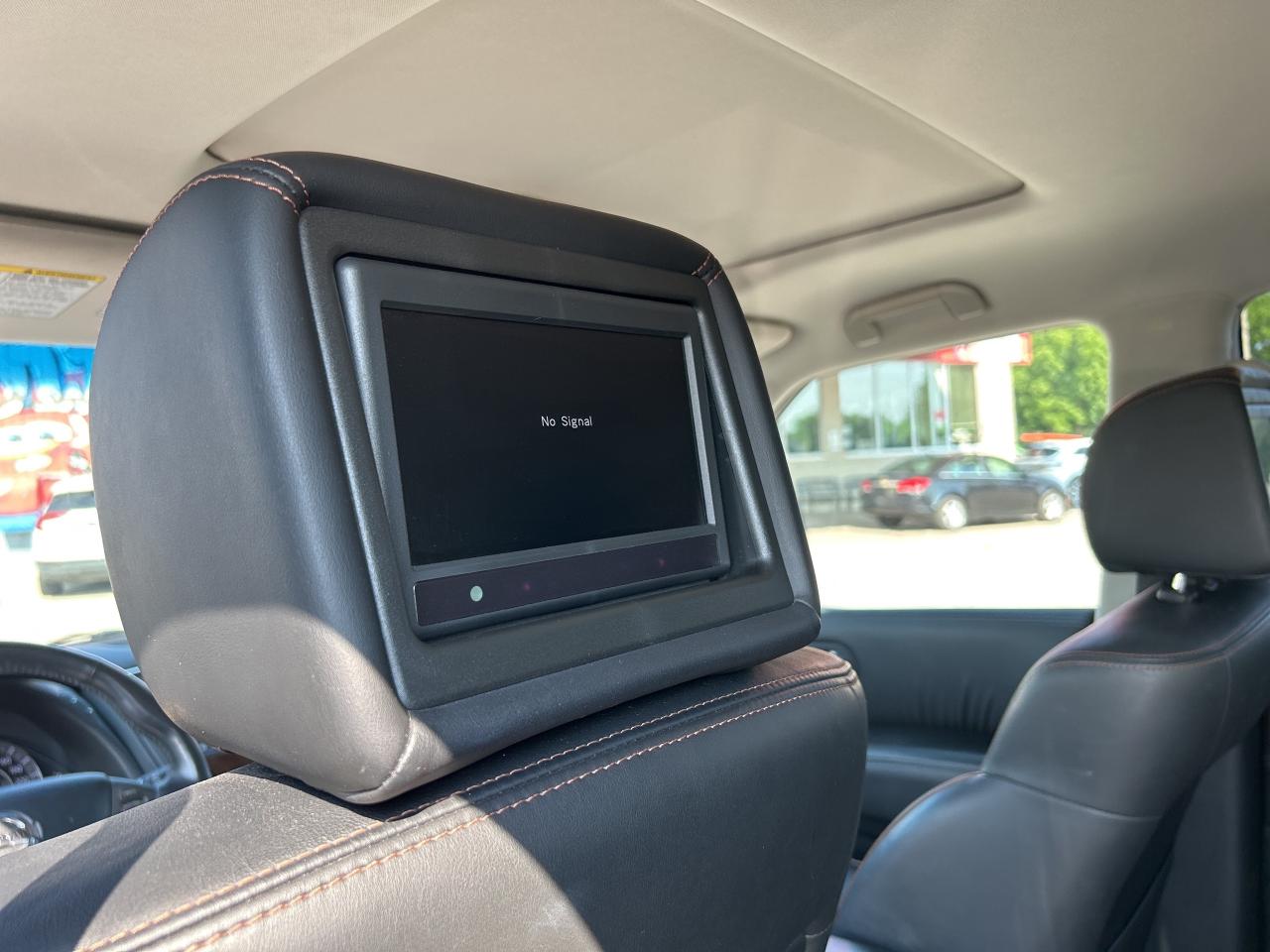 2017 Nissan Armada PLATINUM, CLEAN CARFAX, 7 PASS, HEATED LEATHER! - Photo #16