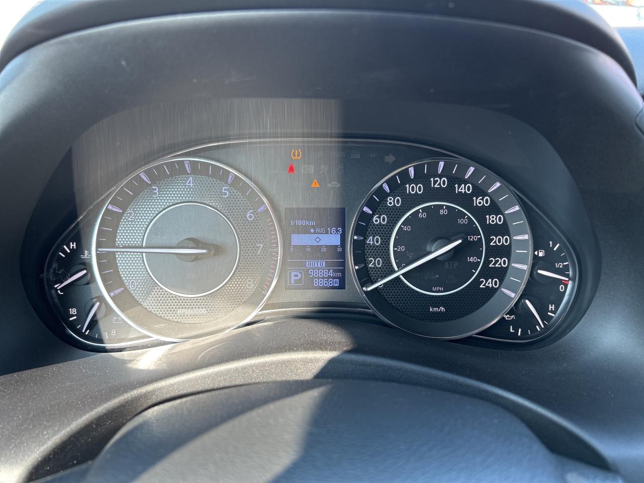 2017 Nissan Armada PLATINUM, CLEAN CARFAX, 7 PASS, HEATED LEATHER! - Photo #17