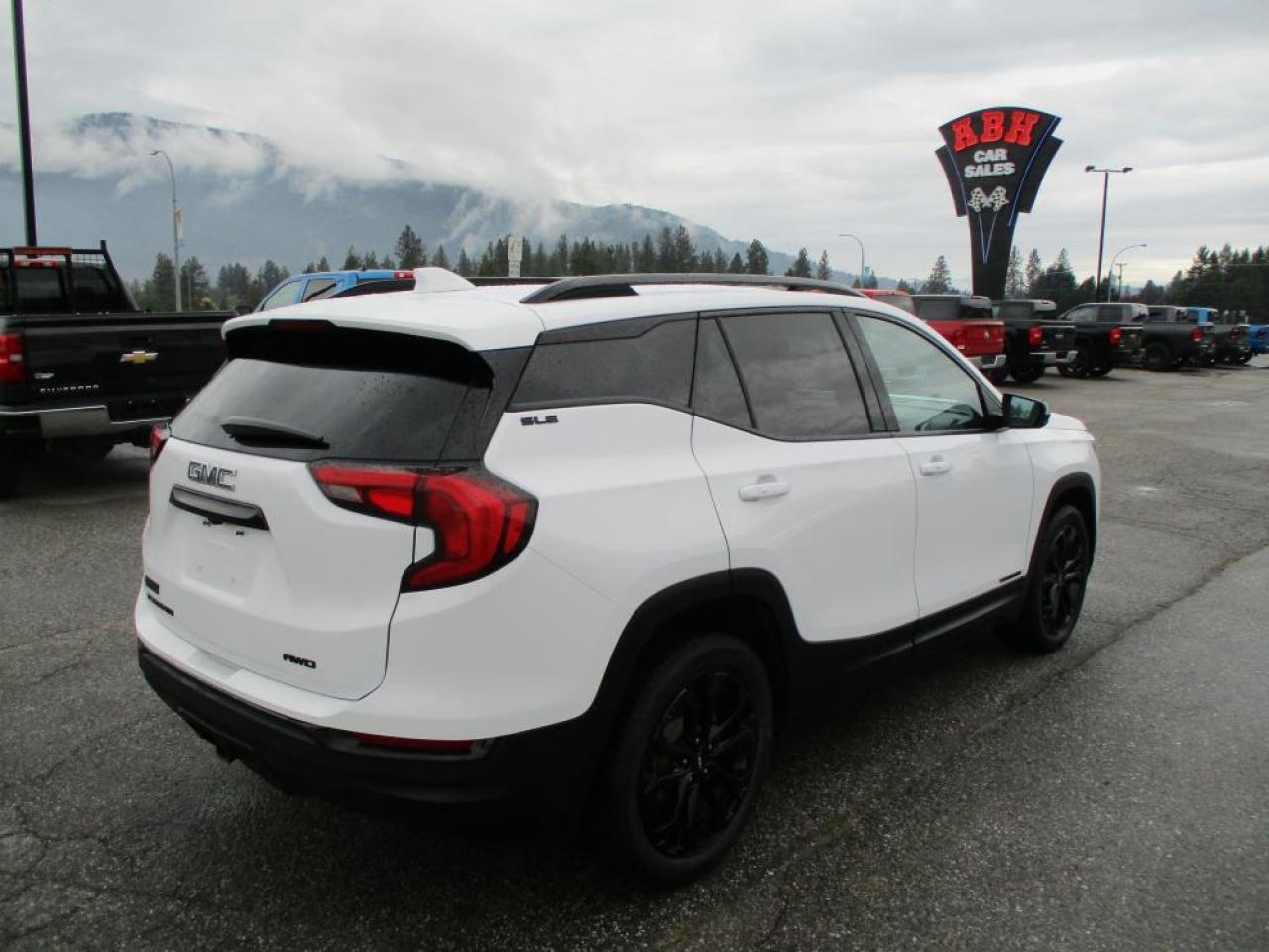 2021 GMC Terrain SLE AWD - Photo #5