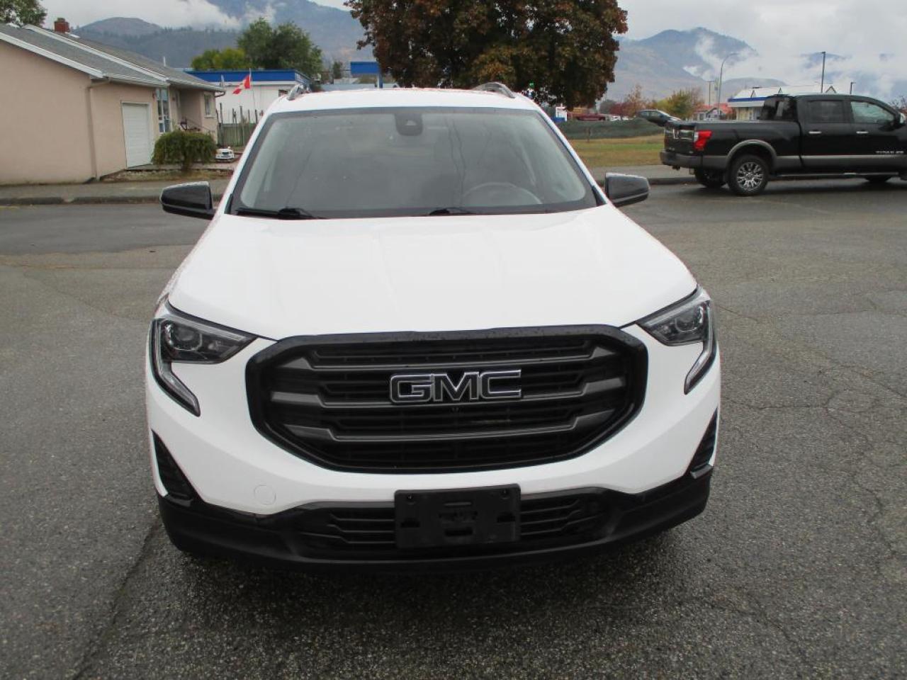 2021 GMC Terrain SLE AWD - Photo #2