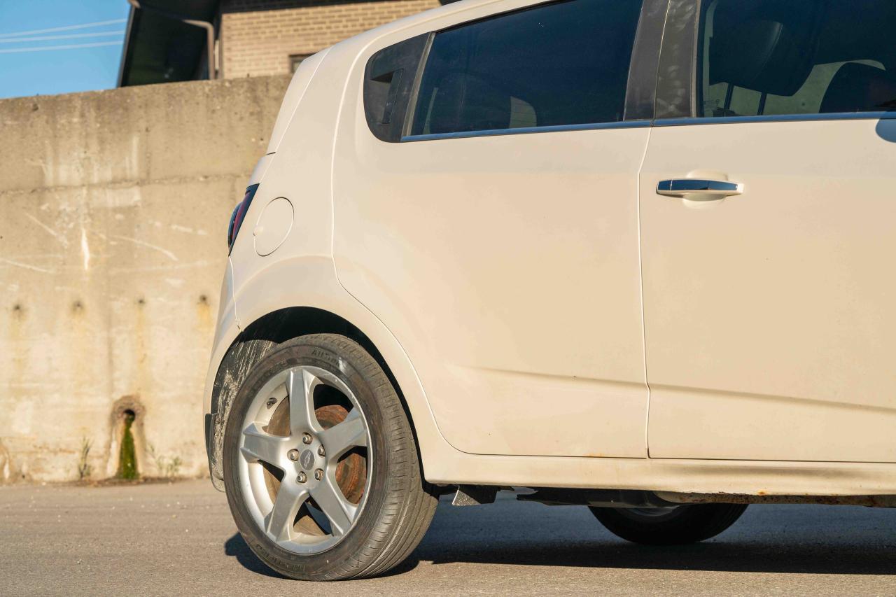 2015 Chevrolet Sonic LTZ - Photo #11