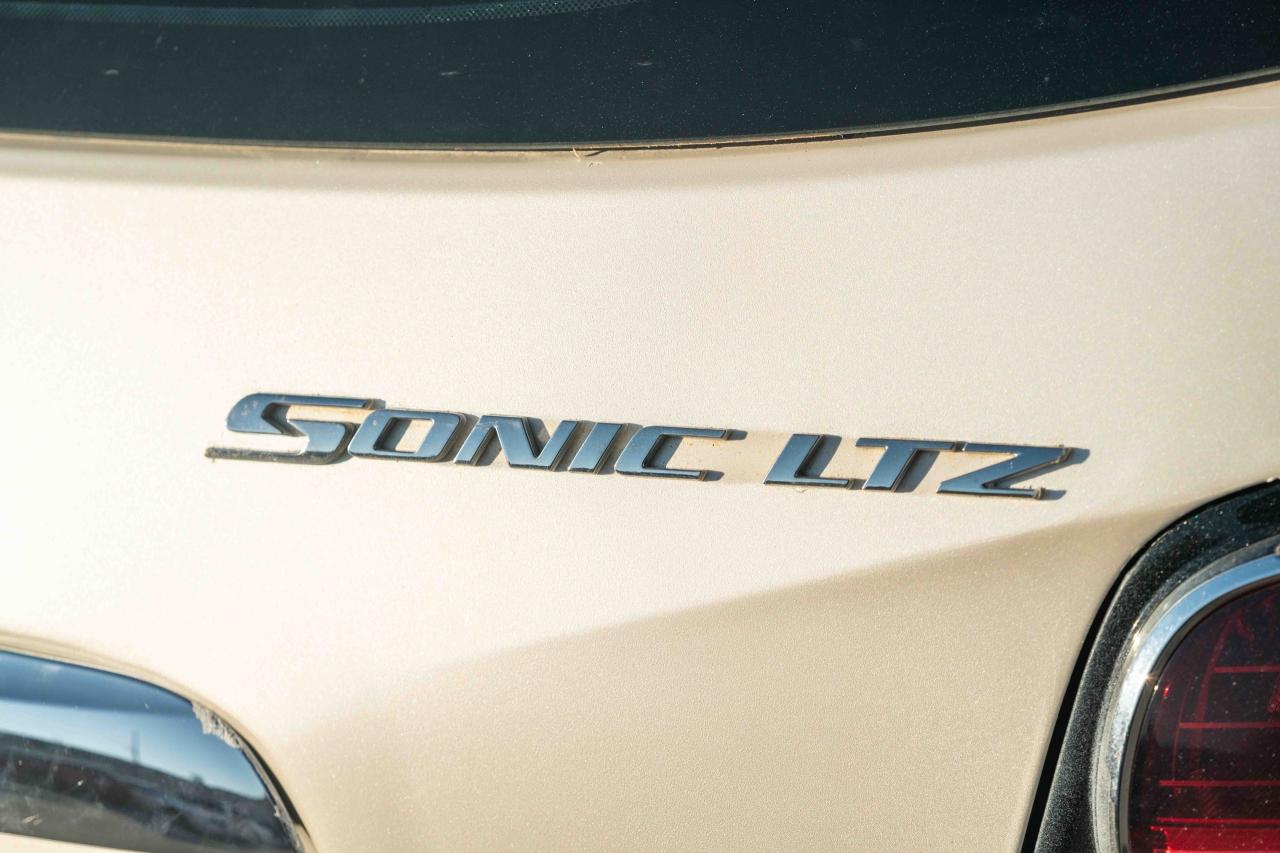 2015 Chevrolet Sonic LTZ - Photo #13