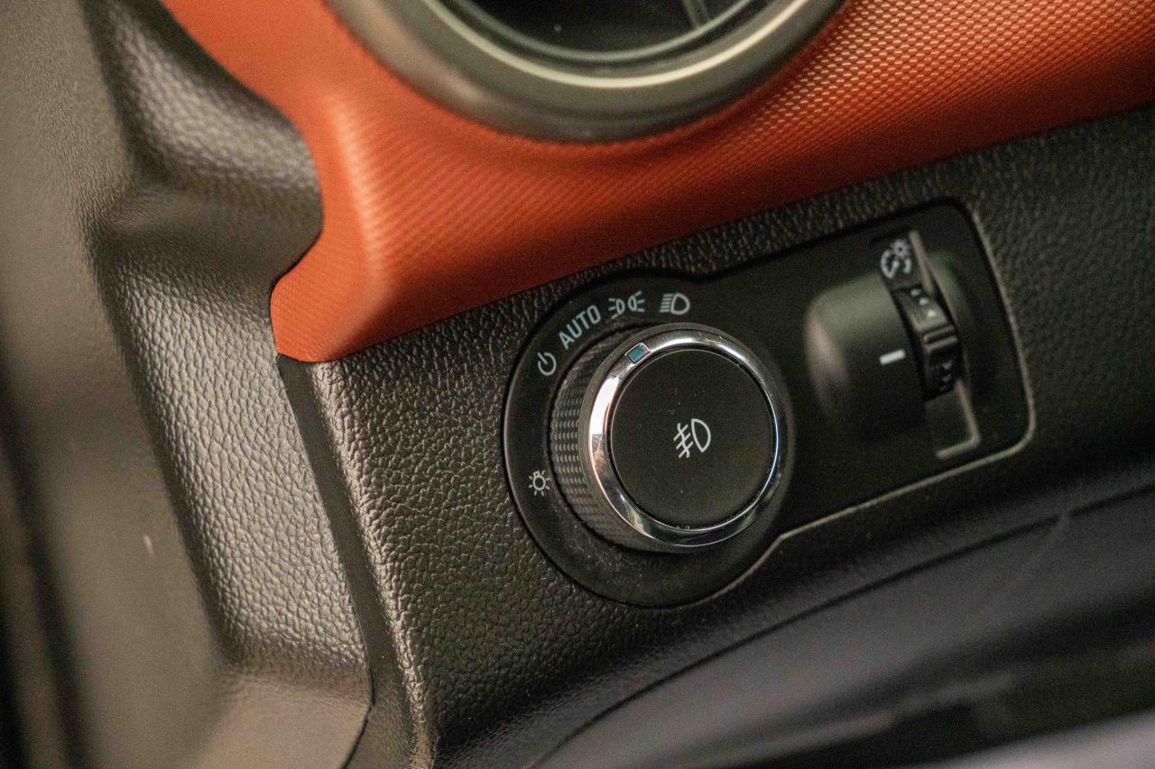 2015 Chevrolet Sonic LTZ - Photo #23