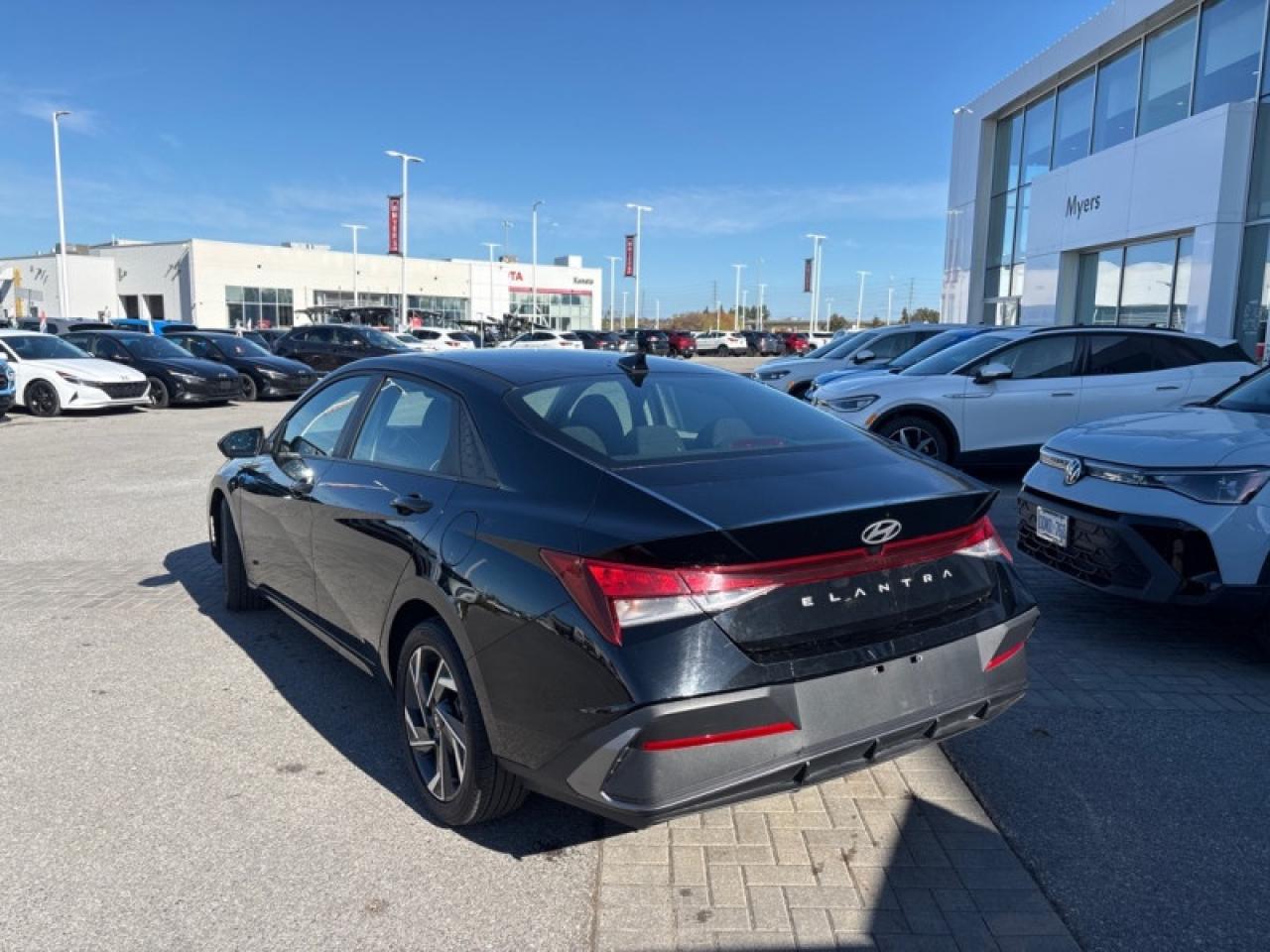 2024 Hyundai Elantra Preferred IVT w/Tech Pkg Photo2