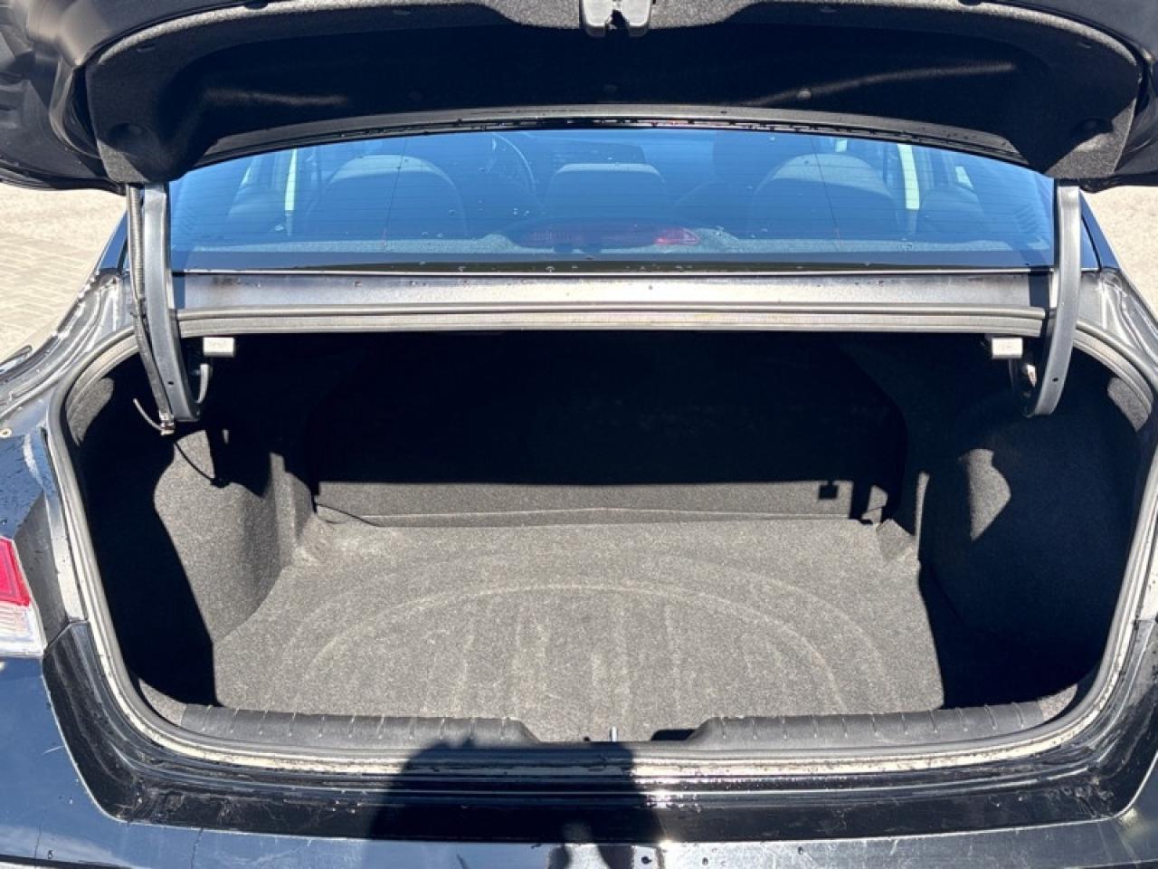 2024 Hyundai Elantra Preferred IVT w/Tech Pkg Photo