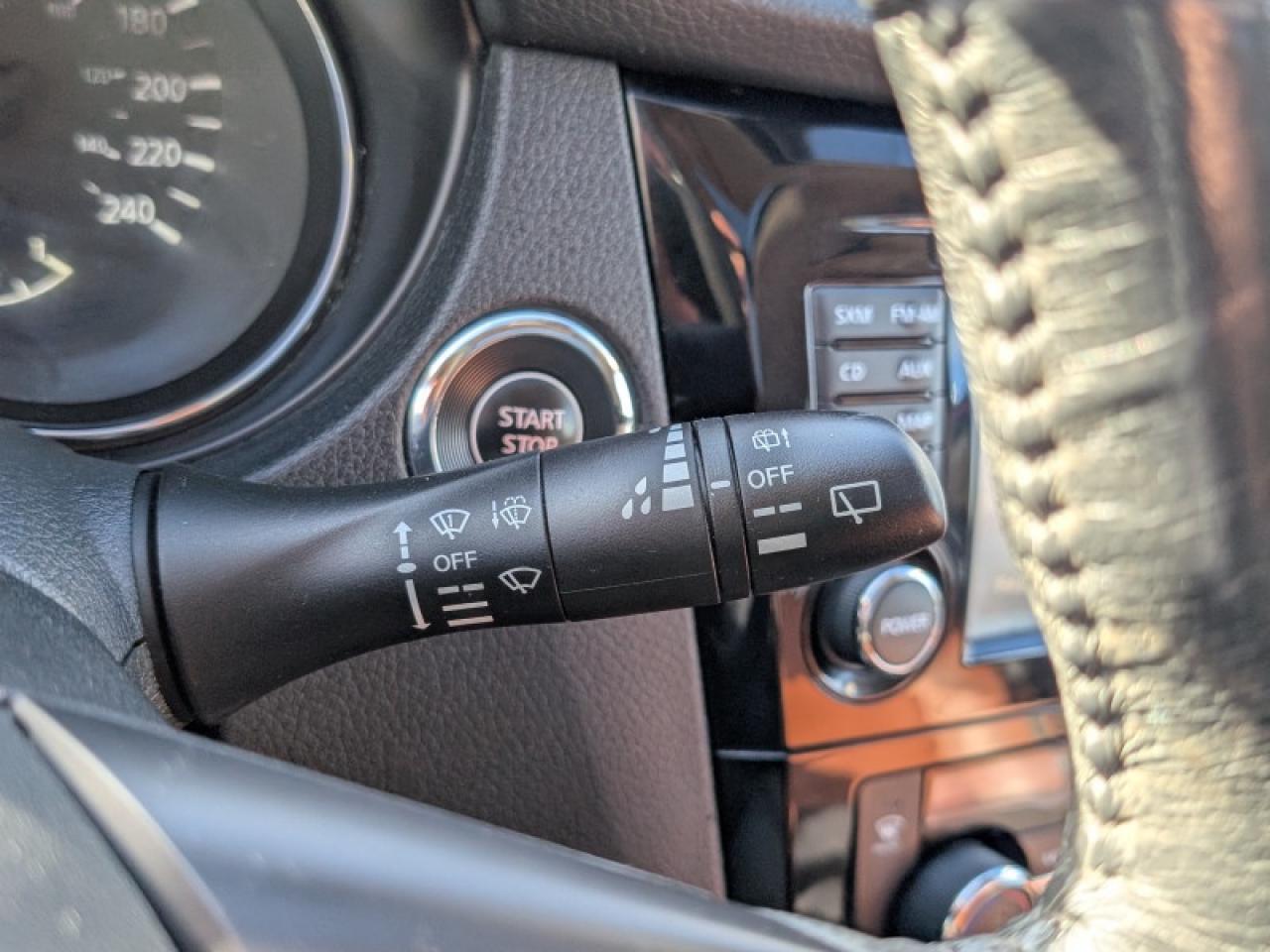 2017 Nissan Rogue SL Platinum  **LOW MILEAGE** Photo