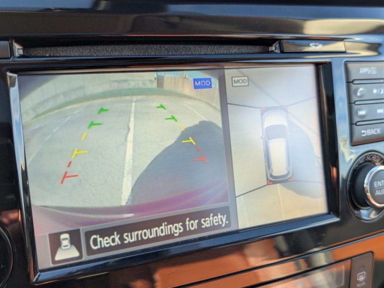 2017 Nissan Rogue SL Platinum  **LOW MILEAGE** Photo