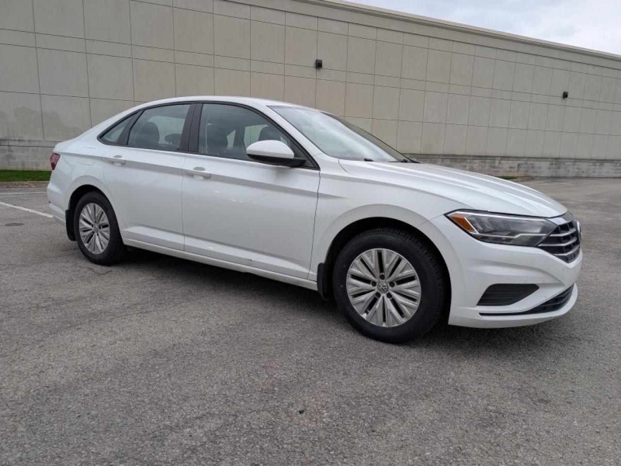 2019 Volkswagen Jetta Comfortline  **LOW MILEAGE - MANUAL** Photo4